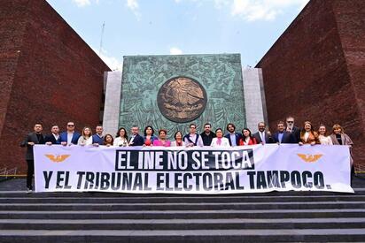 Morena: PRI y PAN buscan afuera la fuerza