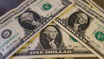 Dólar cae a mínimo de tres meses ante señales de la economía