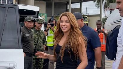 Shakira visita zona afectada por terremoto en Colombia y destina 1 millón de dólares