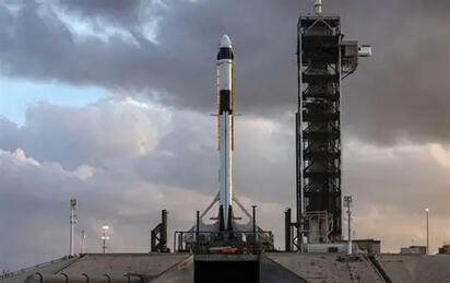 SpaceX lanza 24 satélites Starlink y recupera otro Falcon 9 en el Pacífico