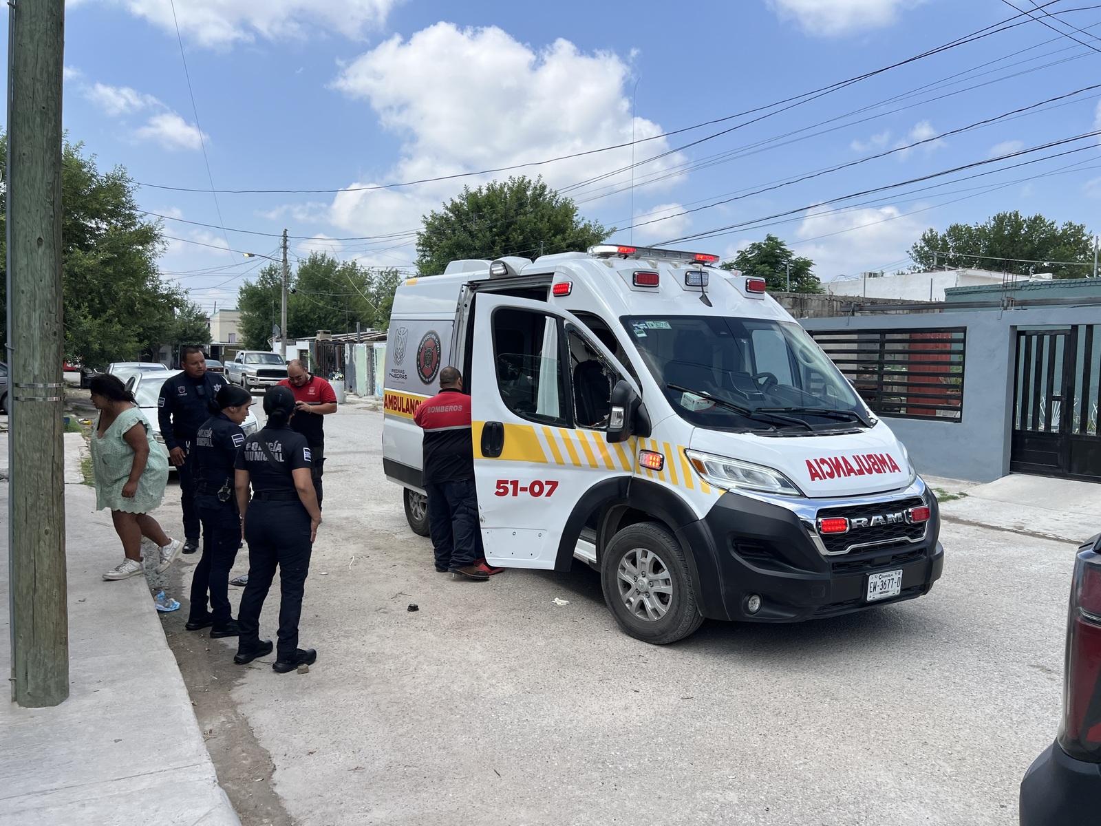 Menor herido con navaja acusa a su padrastro; investigan intento de suicidio
