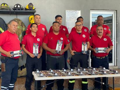 Bomberos de Frontera reciben equipo para sus labores