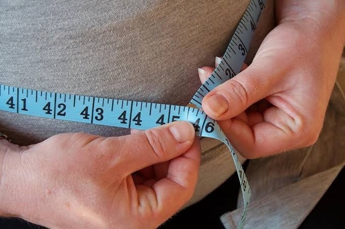 ¿Te preocupa que el exceso de peso pueda estar afectando tu salud? Una medida tan sencilla como la circunferencia de la cintura podría ayudar
