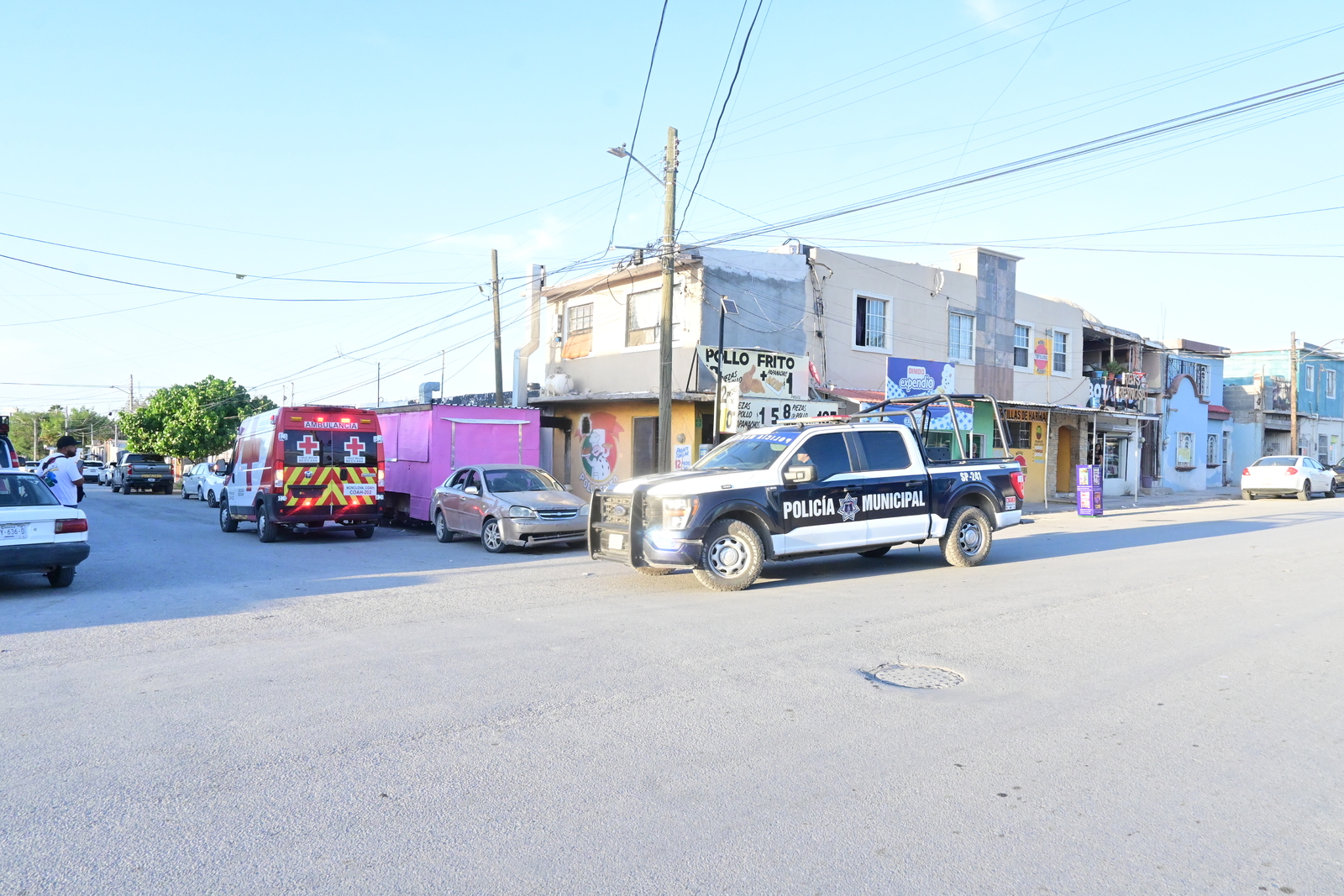 Asalto: Una empleada fue amenazada con un arma blanca y entregó cerca de 3 mil pesos antes de que los responsables huyeran. Asalto: Una empleada fue amenazada con un arma blanca y entregó cerca de 3 mil pesos antes de que los responsables huyeran.
