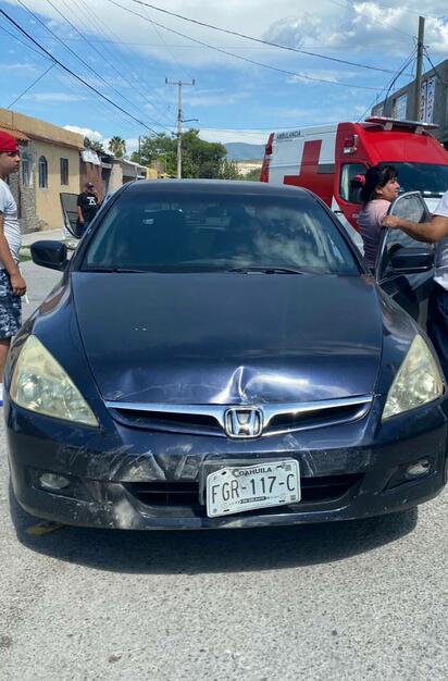 Choque deja una mujer lesionada en la Otilio Montaño