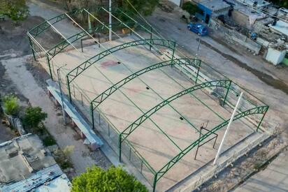 Avanza 60% construcción de techado en espacio público de Torreón