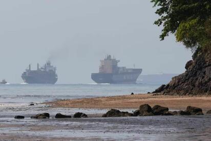 El Canal de Panamá reducirá gradualmente los tránsitos diarios ante la sequía asociada con El Niño y las menores precipitaciones registradas.  El Canal