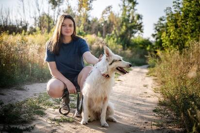 ¿Ayudan los perros a los adolescentes a sobrellevar el estrés social?
