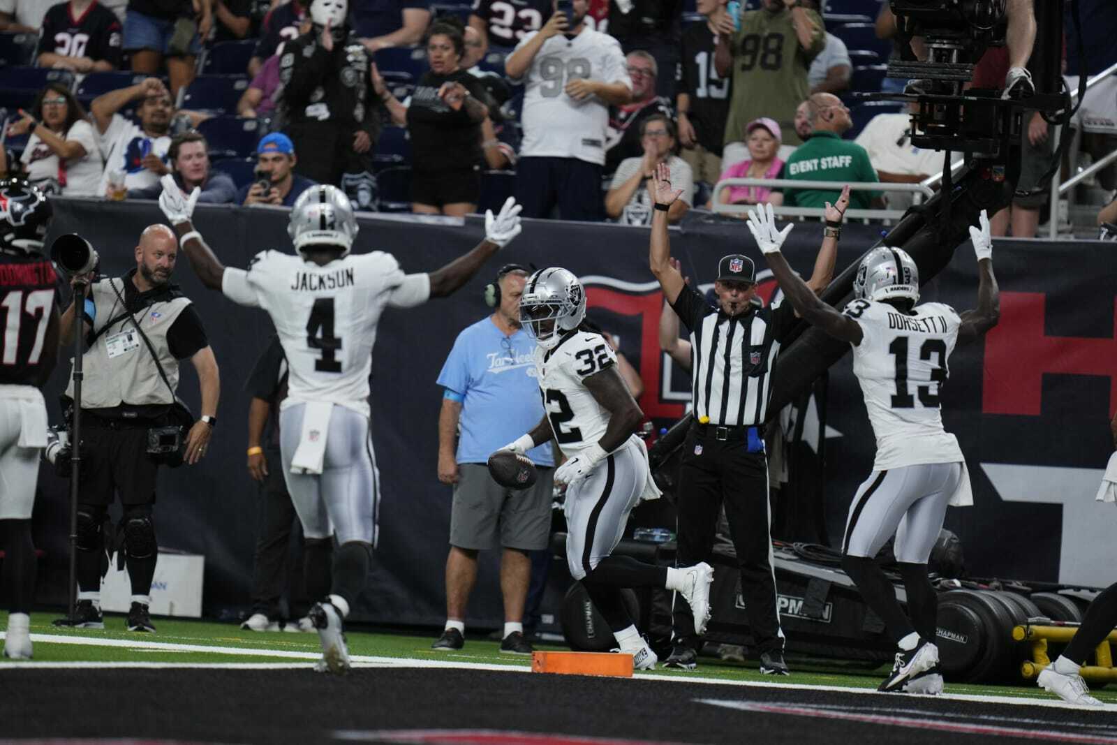 Raiders despiertan y arrebatan triunfo a los Houston Texans