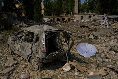 Los ataques con misiles y drones dejaron cinco muertos en Rusia y Ucrania durante una nueva jornada de ofensivas.  Al menos tres personas murieron en Ucrania