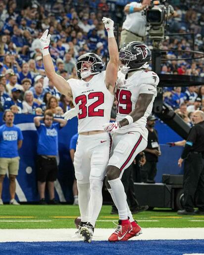 Falcons muestran poder ofensivo y vencen a Colts