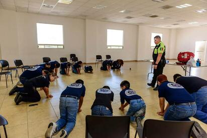 Capacitan a alumnos del IEPEJ en primeros auxilios básicos en Piedras Negras
