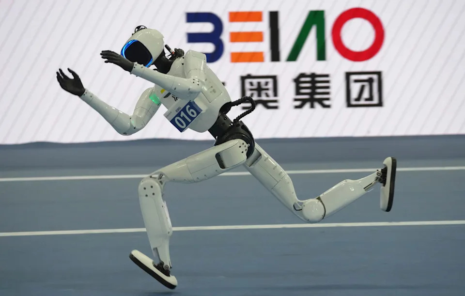 Robot humanoide Tiangong Ultra supera récord de Usain Bolt en 100 metros