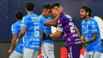 Pachuca empata 1-1 en el último minuto con gol del portero Carlos Moreno
