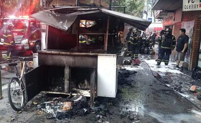 Fuga de gas provoca incendio en puesto de comida en la colonia Roma