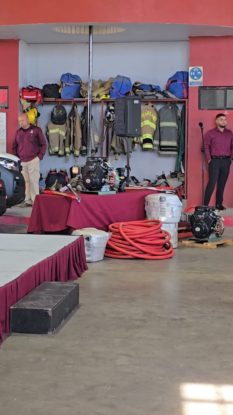 Bomberos: Ademas se reconoció la labor que diariamente desempeñan los elementos y el respaldo que reciben de sus familias.