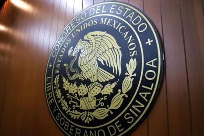Sinaloa se queda sin gobernador interino; Congreso aplaza decisión