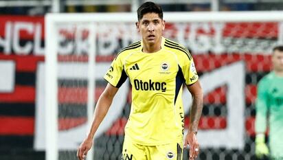 Edson Álvarez se aleja de Real Sociedad y aparece Olympiacos