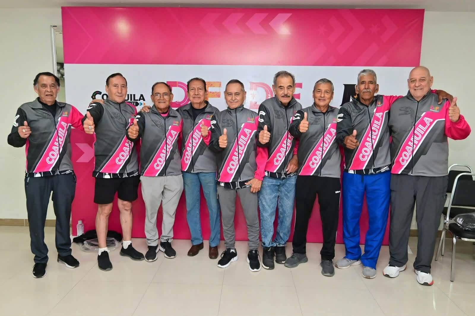 Entregan uniformes a adultos mayores que representarán a Coahuila en Olimpiada Nacional