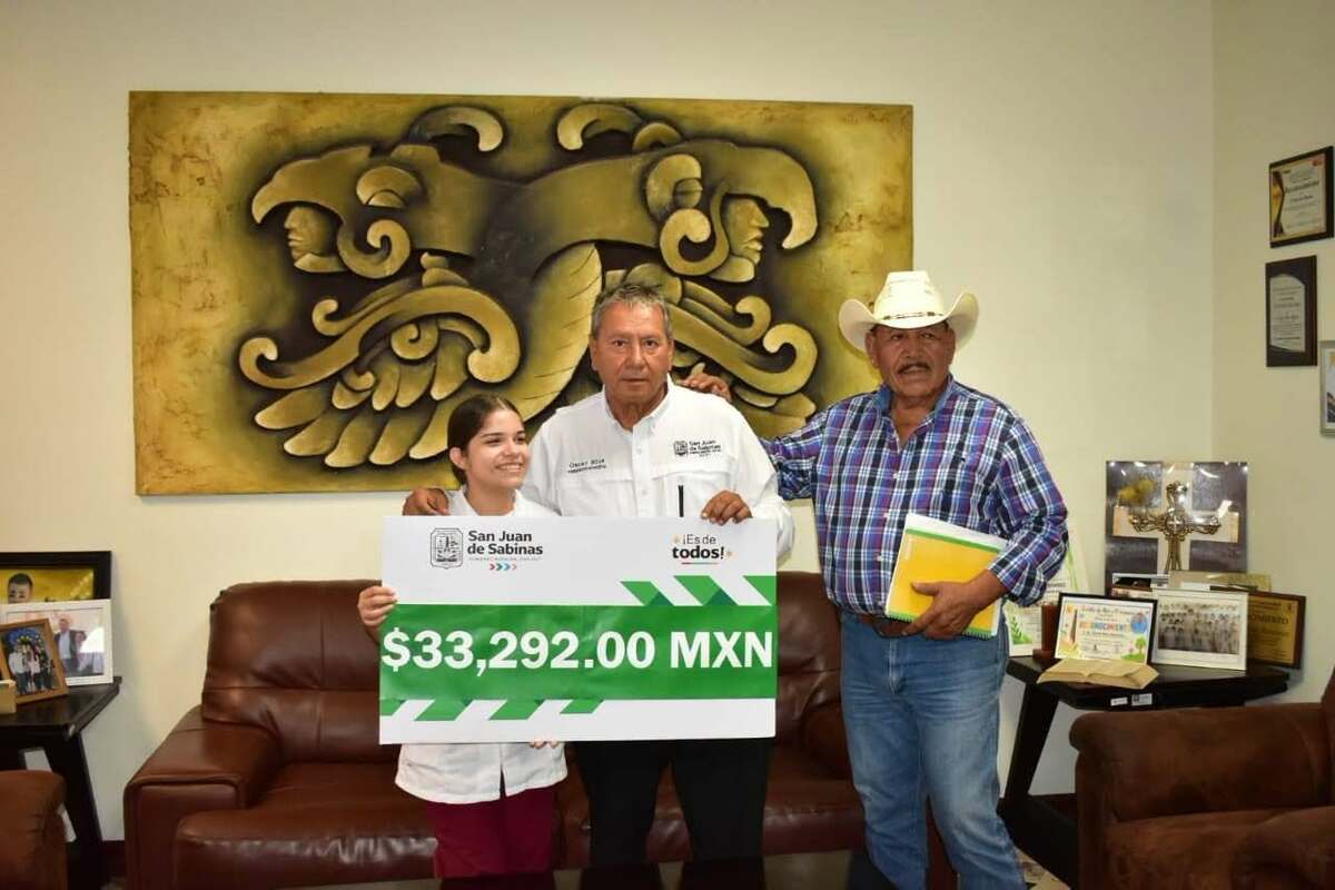 Óscar Ríos apoya a Joselyn García rumbo a Flor del Campo nacional