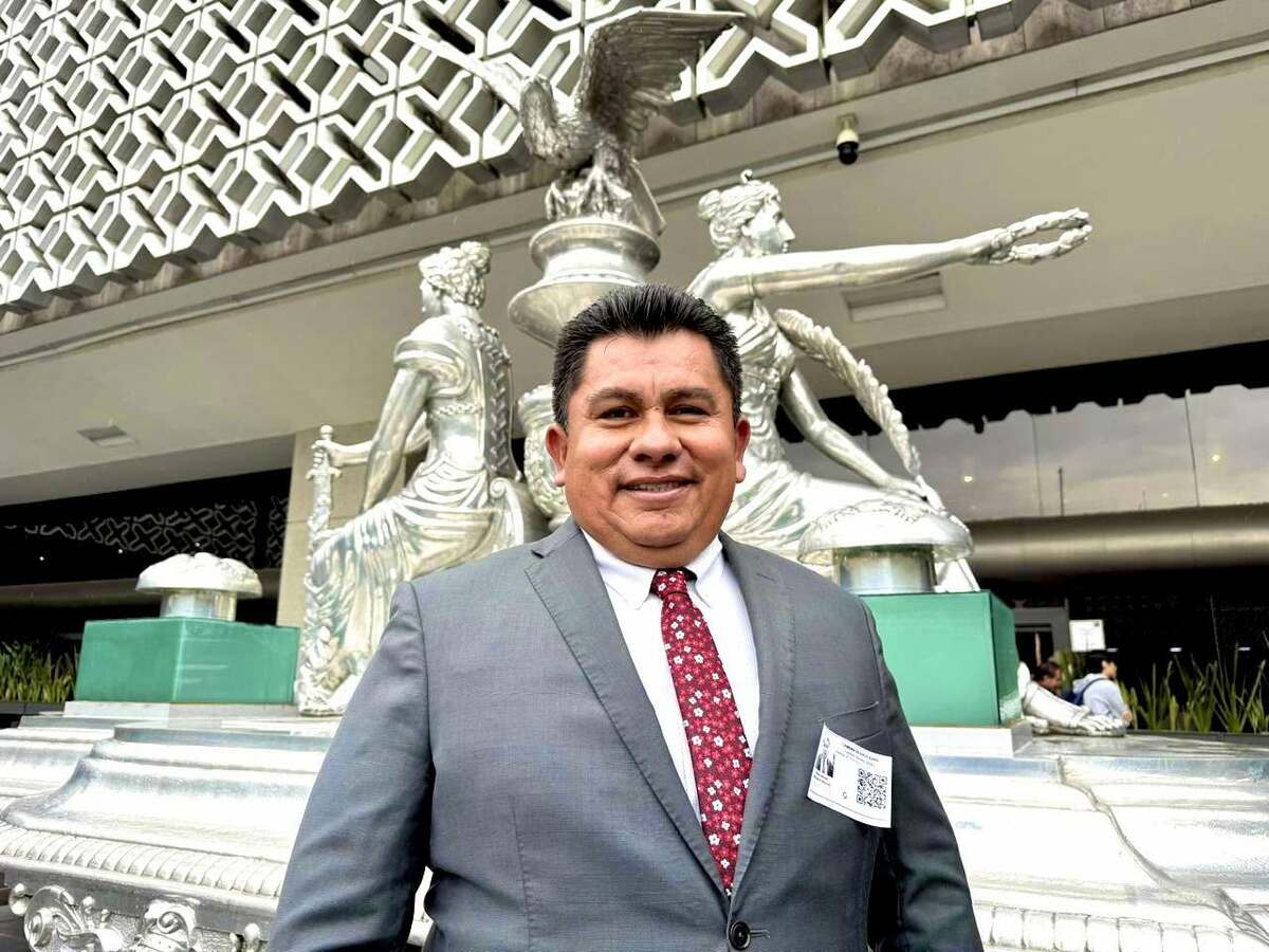 Tribunal abre la puerta a revisar suspensión de Lorenzo Menera en SIMAS