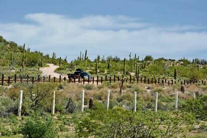 MURO FRONTERIZO Estados Unidos retomó la construcción de un tramo de muro fronterizo en Arizona, pese a la oposición de la Nación Tohono O'odham por afectar una zona sagrada.
