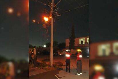 Explota transformador y deja sin luz a vecinos de la colonia Occidental