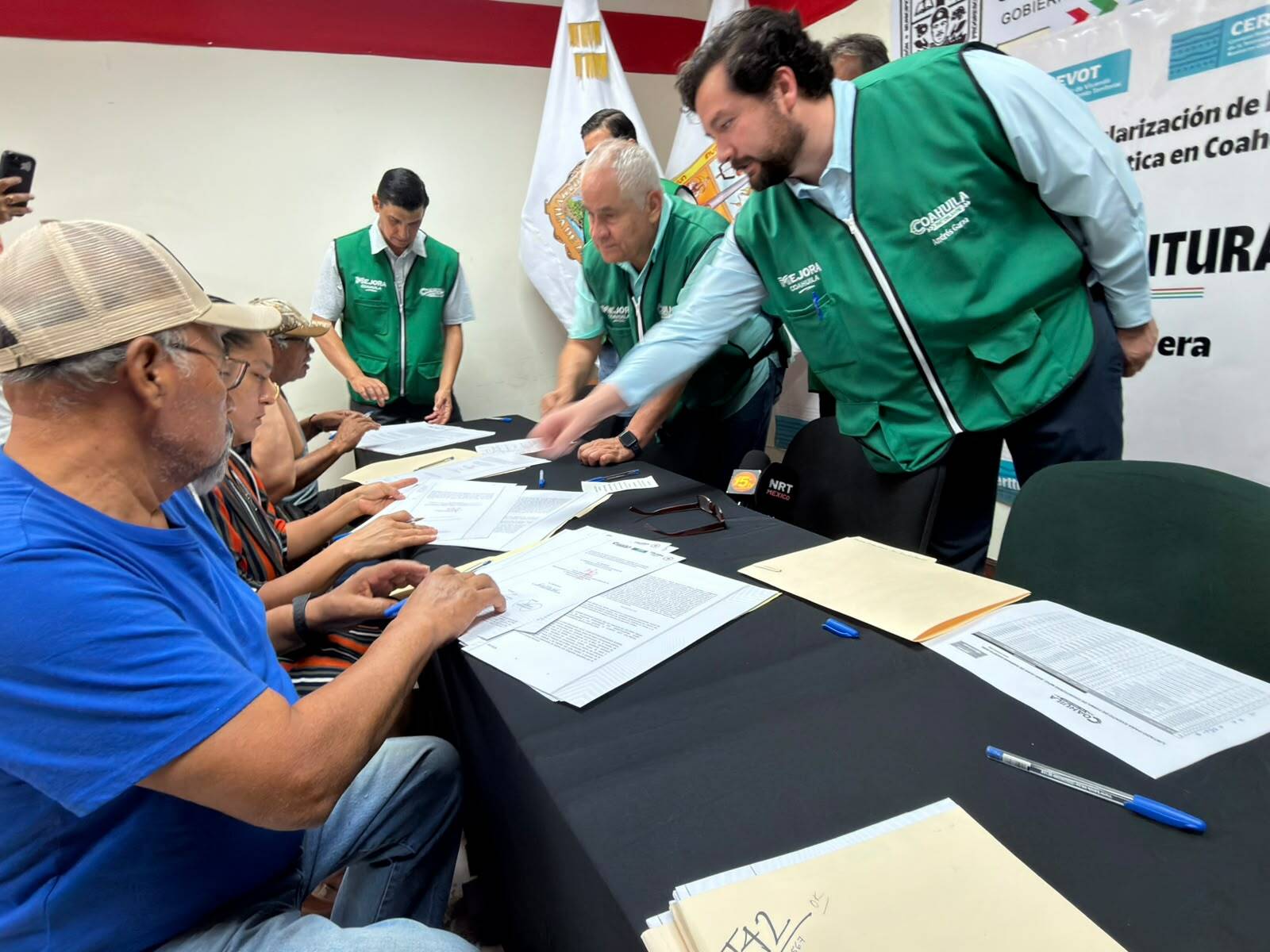 Autoridades firman 22 escrituras y avanzan en certeza patrimonial familiar