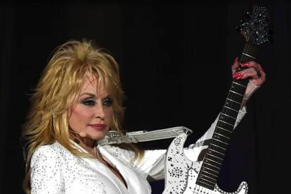 Dolly Parton recibe homenaje en Buckingham tras su muerte a los 80 años