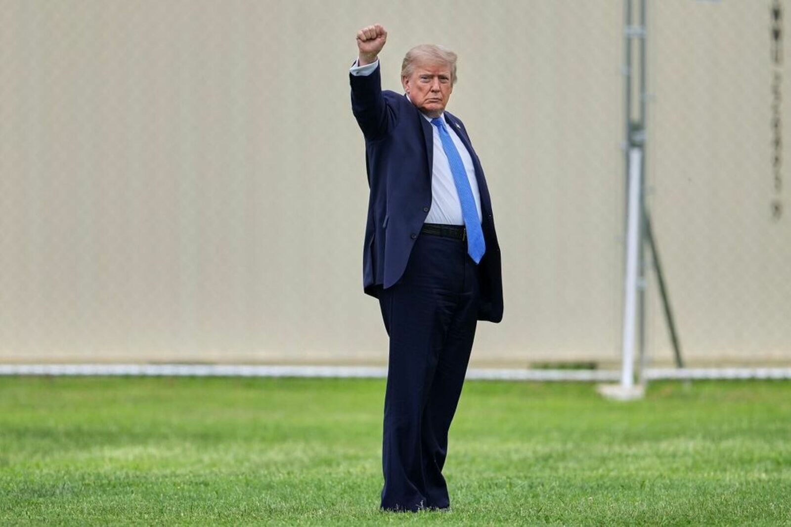 Trump dice que no tiene prisa por retomar negociaciones de paz con Irán