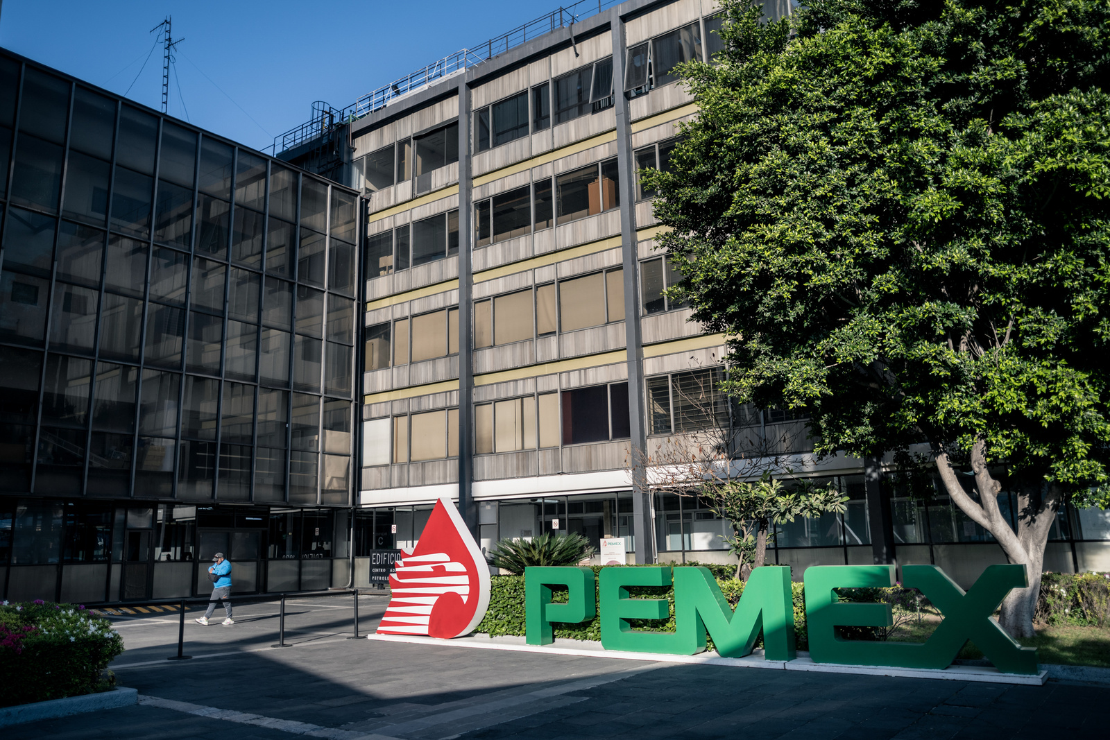 Riesgo crediticio de México y Pemex disminuye, reporta Hacienda