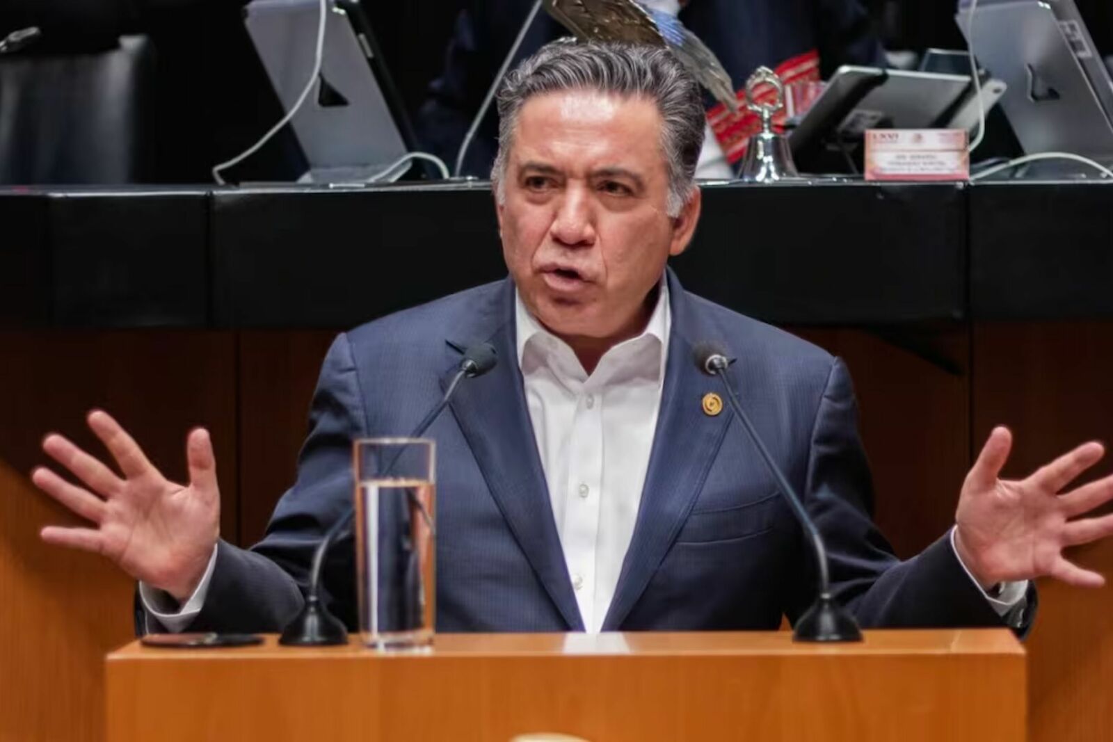 Enrique Inzunza se separa de Morena y anuncia que será senador independiente