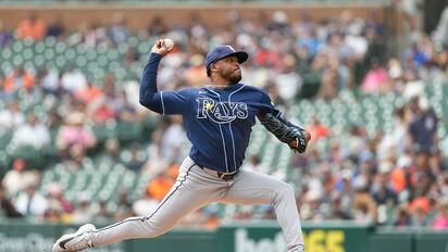 Freddy Peralta lanza seis entradas en blanco y Rays vencen 3-0 a Tigres