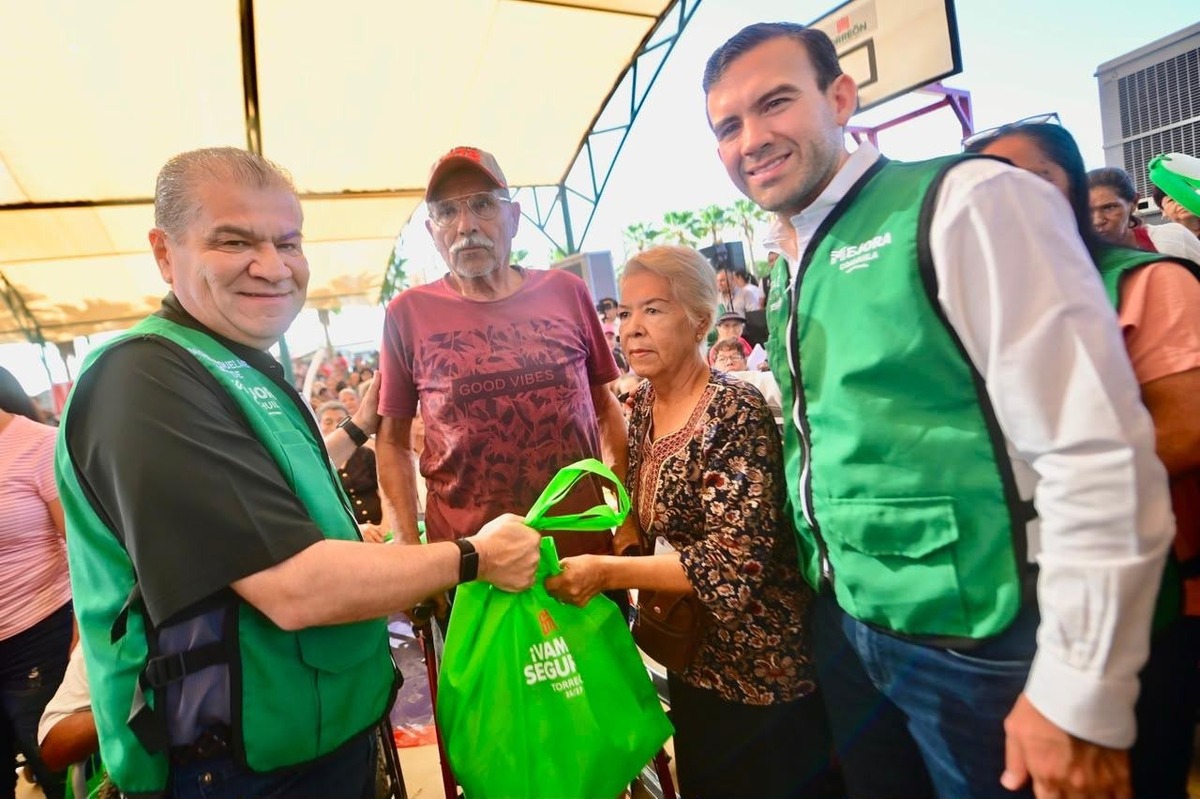 Riquelme arranca programa de despensas y salud para personas con discapacidad en Torreón