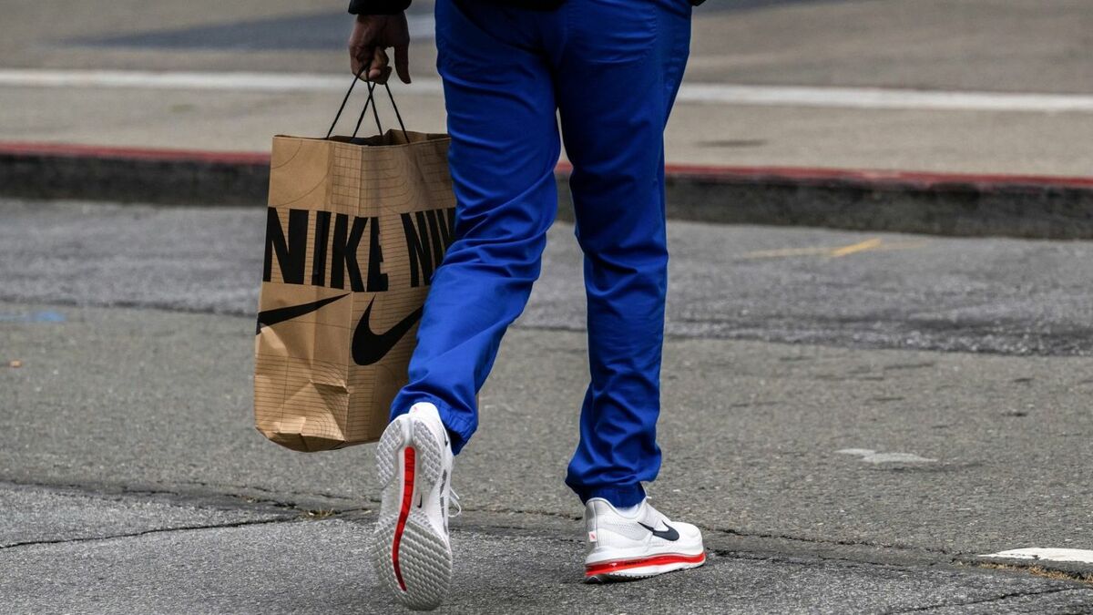Nike enfrenta su peor año bursátil desde 1993 por caída de ventas