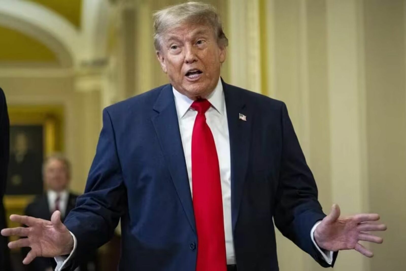 Trump firma decreto para renombrar el lago Ontario como “Lago América”