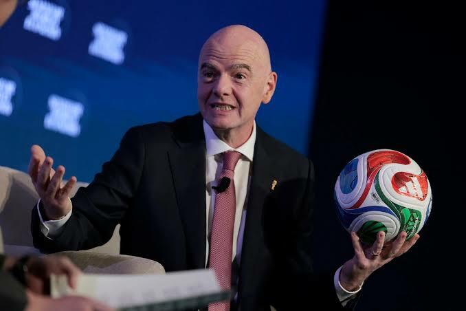UEFA evalúa demanda penal contra Gianni Infantino en Suiza