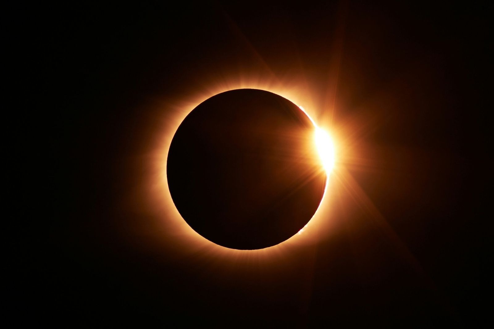 Monclovenses podrán ver hoy un eclipse lunar