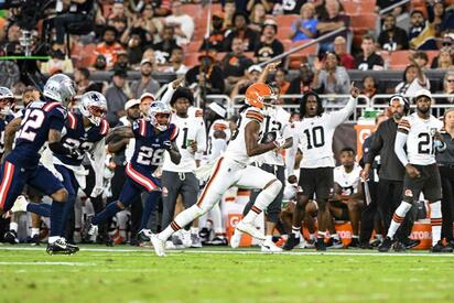 Browns aplastan a Patriots en pretemporada de NFL