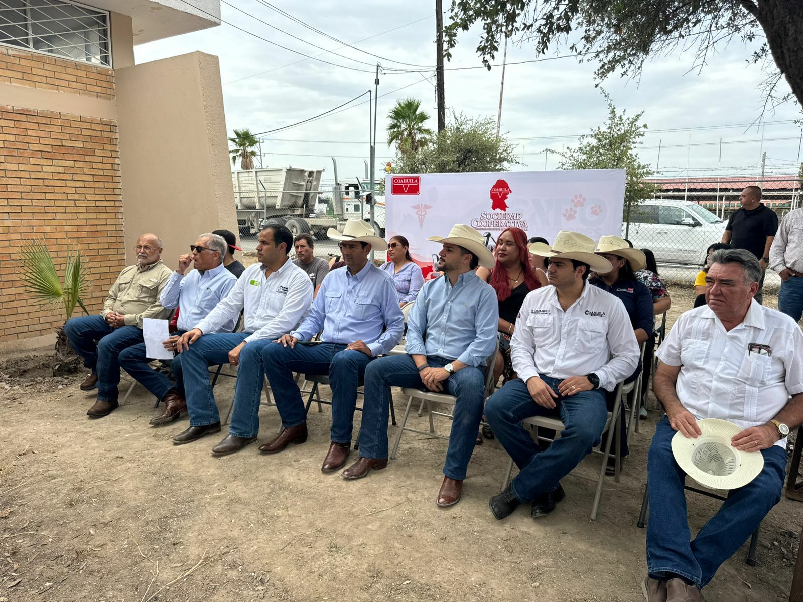 Inicia clínica gratuita para esterilizar perros y gatos en Sabinas