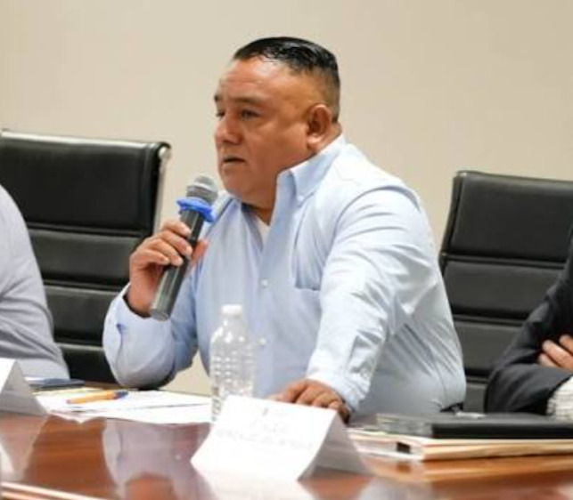 Regidor exige investigar presuntos abusos policiales y cuestiona defensa del comisario