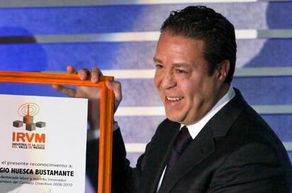 El empresario radiofónico Mauricio Huesca Bustamante falleció el viernes en Ciudad de México; Marcelo Ebrard y figuras del gremio expresaron condolencias.