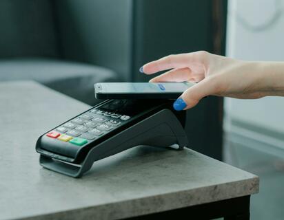 virales ¿Tarjetas sin contacto? El peligro de llevarlas en la bolsa sin protección