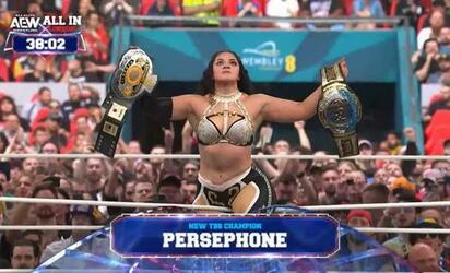 Luchadora mexicana Persephone se corona campeona en Wembley
