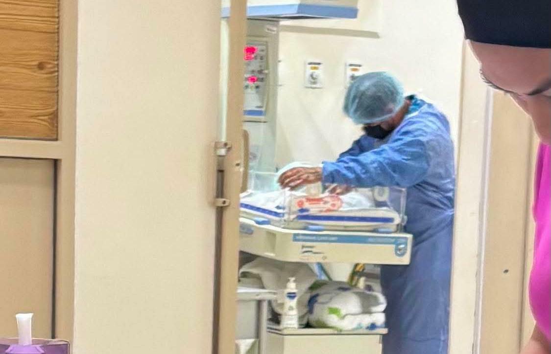 Madre pide al IMSS traslado urgente para su bebé prematuro que permanece hospitalizado en Monclova