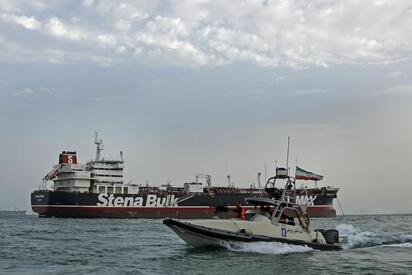 Estados Unidos atacó dos lanzadores iraníes en la isla de Larak, en el estrecho de Ormuz, tras detectar preparativos para colocar minas marinas.  Fuerzas