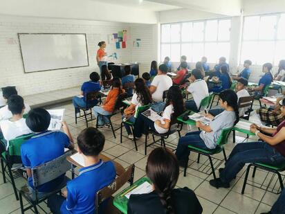 Como parte de las acciones para el inicio del ciclo escolar, el Gobierno del Estado contempla una entrega simultánea de mobiliario en los 38 municipios