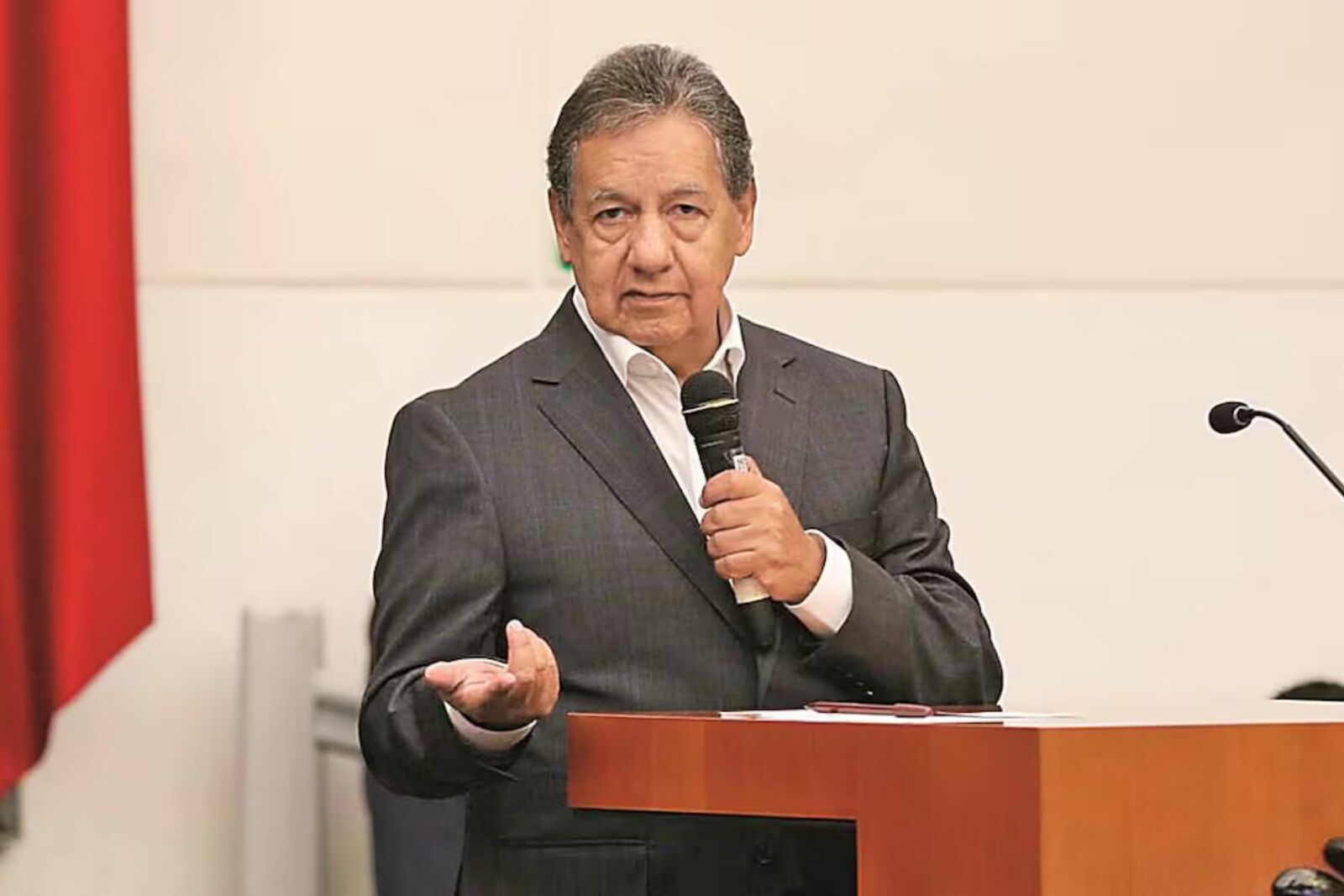 Higinio Martínez llega a la presidencia del Senado con respaldo de Morena