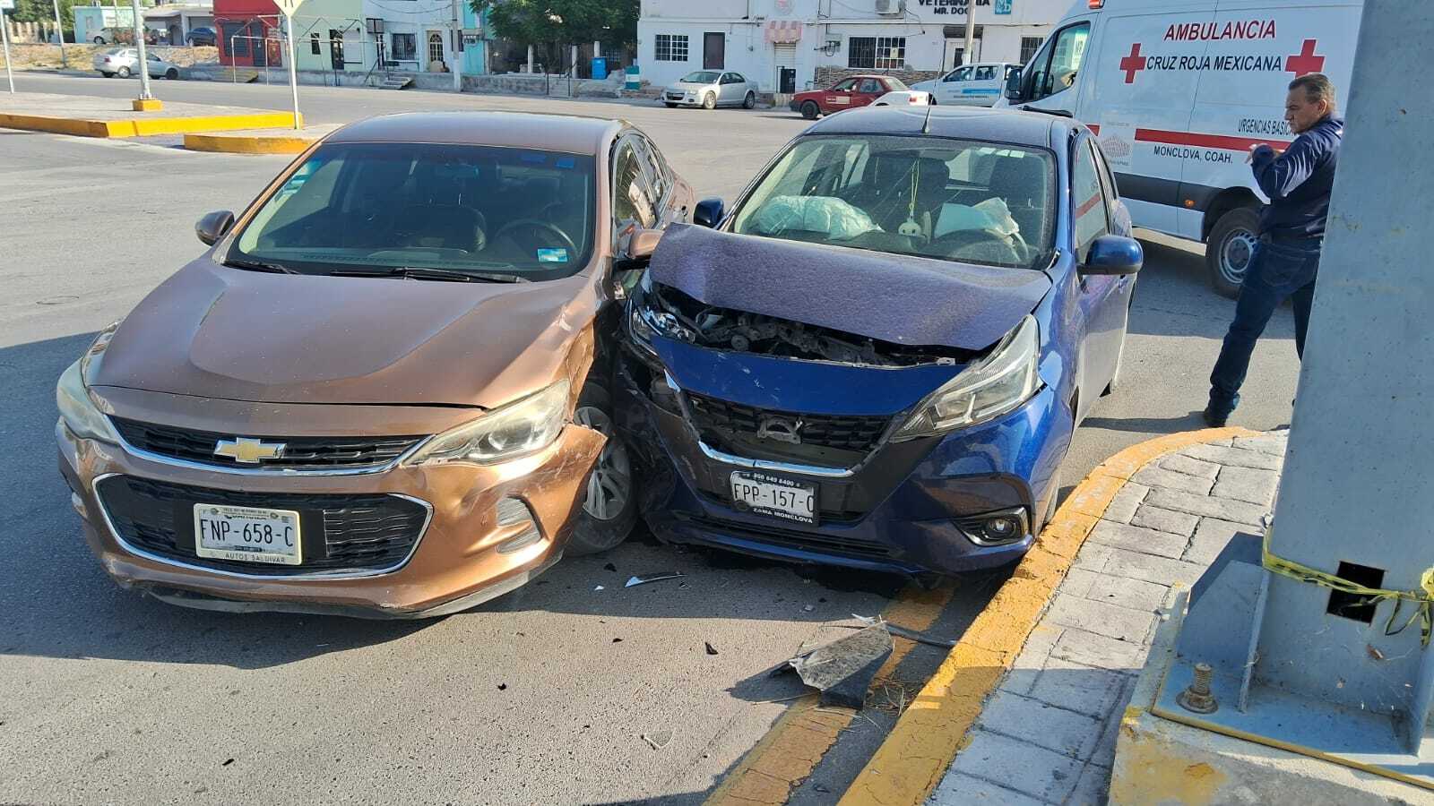 Fuerte choque moviliza a paramédicos en la avenida Acereros