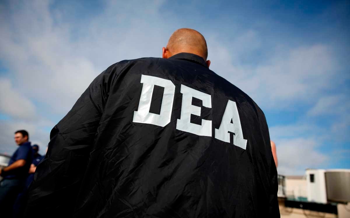 Investigan en Congreso de EU estrategia de la DEA que permitió circular cargamentos de fentanilo
